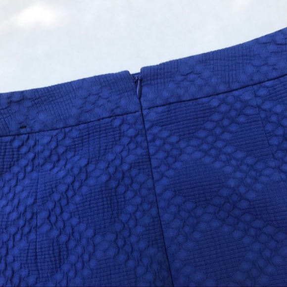 Like NEW! Banana Republic Pencil Skirt - Picture 3 of 7